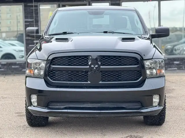 2019 RAM 1500 CLASSIC EXPRESS CREW CAB – 5.7L HEMI V8 – 4X4 - Photo 3