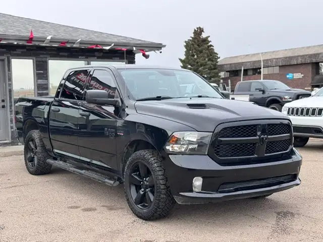 2019 RAM 1500 CLASSIC EXPRESS CREW CAB – 5.7L HEMI V8 – 4X4 - Photo 4
