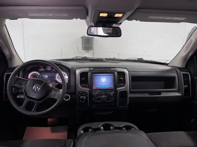 2019 RAM 1500 CLASSIC EXPRESS CREW CAB – 5.7L HEMI V8 – 4X4 - Photo 10