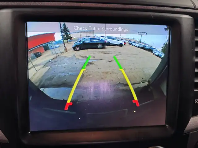 2019 RAM 1500 CLASSIC EXPRESS CREW CAB – 5.7L HEMI V8 – 4X4 - Photo 14