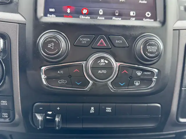 2019 RAM 1500 CLASSIC EXPRESS CREW CAB – 5.7L HEMI V8 – 4X4 - Photo 15