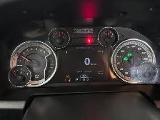 2019 RAM 1500 CLASSIC EXPRESS CREW CAB – 5.7L HEMI V8 – 4X4 - Photo 18