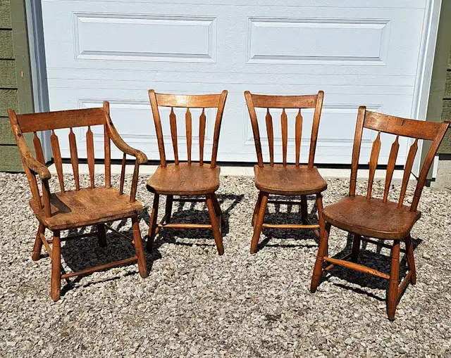 ANTIQUE 4 PRIMITIVE ARROW BACK PINE CHAIRS
