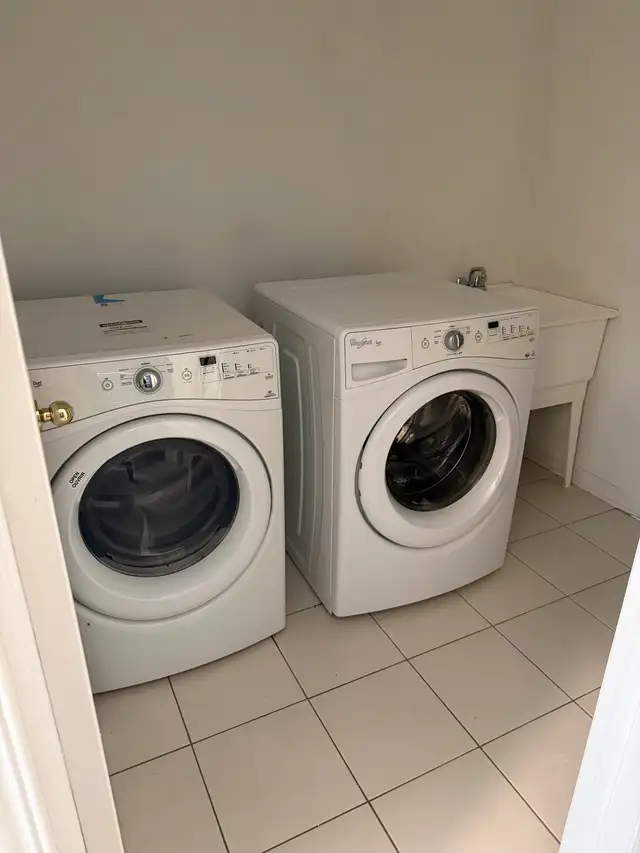 3-Bedroom House For Rent: Markham Rd & Denison Stree - Photo 9