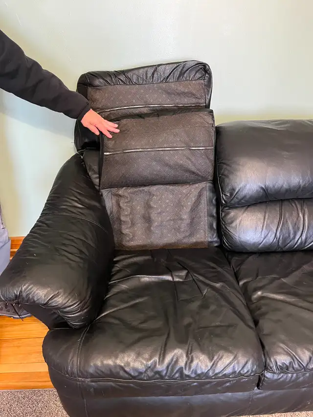 Leather Couch - Photo 4