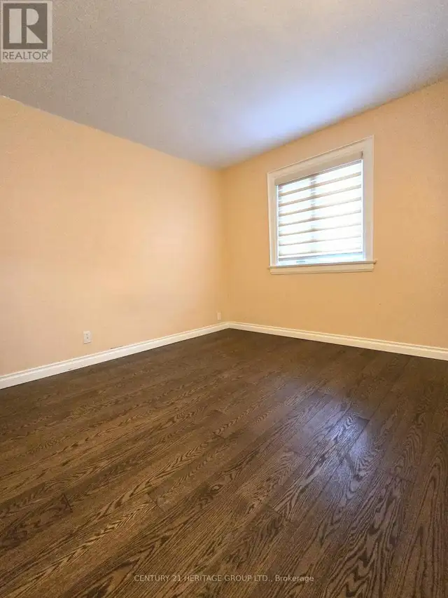 Renovated 4BR Detached House - Mount Dennis / Eglinton LRT - Photo 11