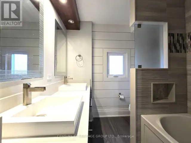 Renovated 4BR Detached House - Mount Dennis / Eglinton LRT - Photo 13