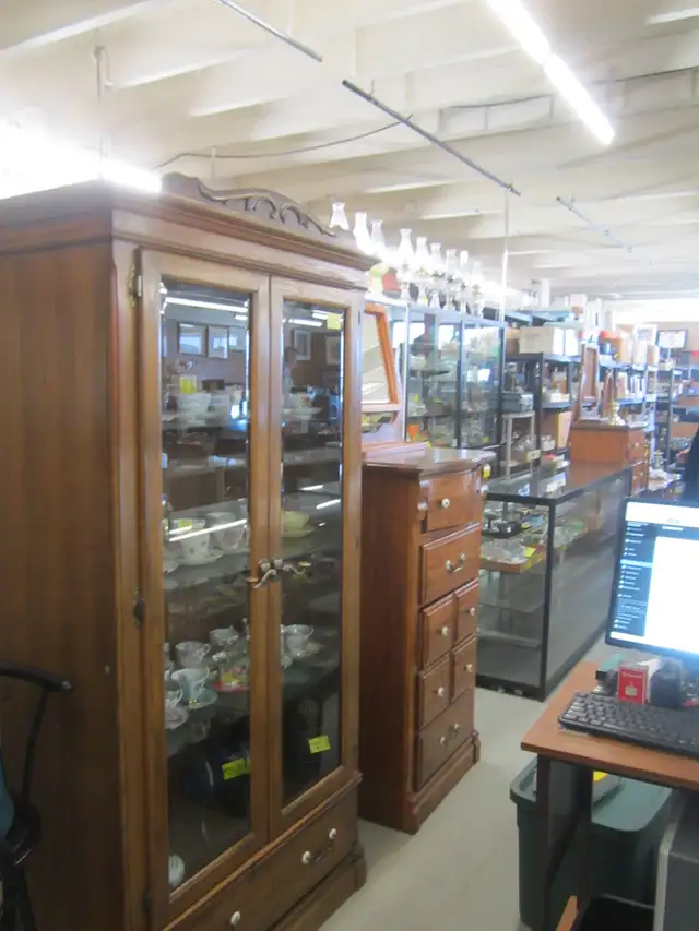 AUCTION-HUGE COLLECTION OF HO&N GAUGE TRAINS-SAT, APR 25 - 8 AM - Photo 5