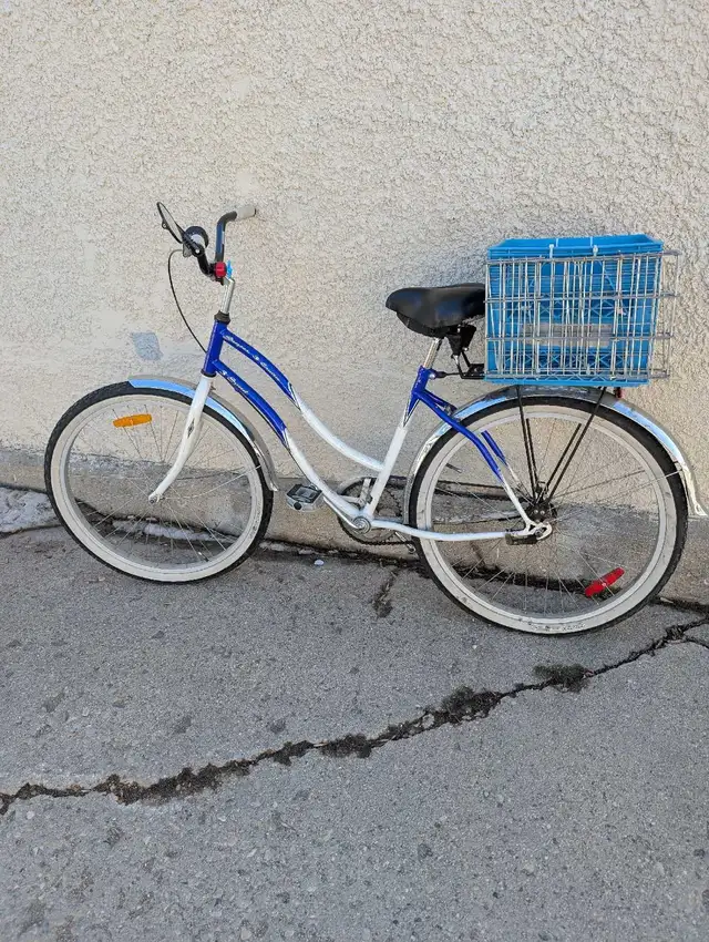 Ladies, Girls 3 speed Bike - Photo 2