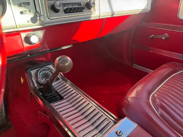 1964 Plymouth Sport Fury 383 4 speed - Photo 5