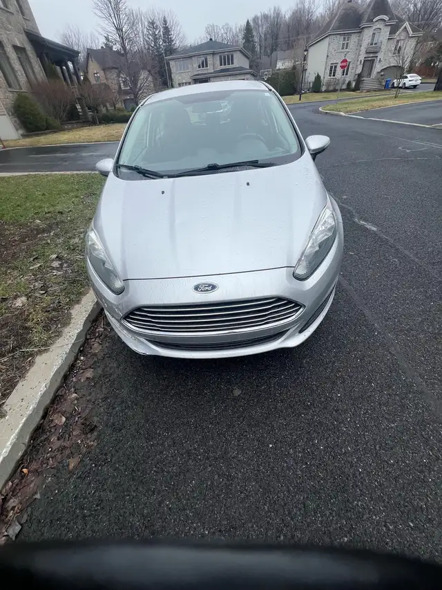 Ford Fiesta a Vendrer 2014 , prix 3,200 negociable