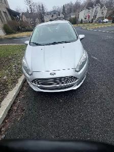 Ford Fiesta a Vendrer 2014 , prix 3,200 negociable