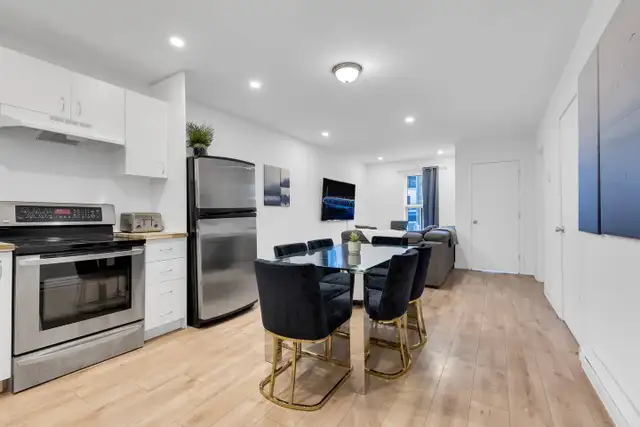 Bright Furnished Room – Metro – Parking – $850 – Short-Term Now - Photo 4