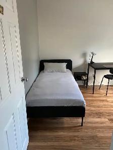 Room for rent for Queens University Students - Photo 2