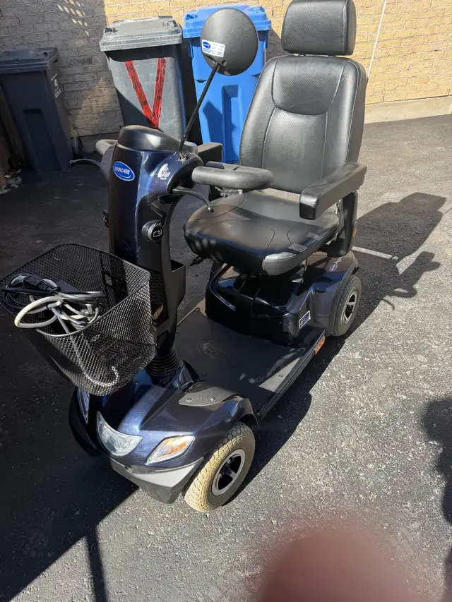 SCOOTER / QUADRIPORTEUR INVACARE PEGASUS