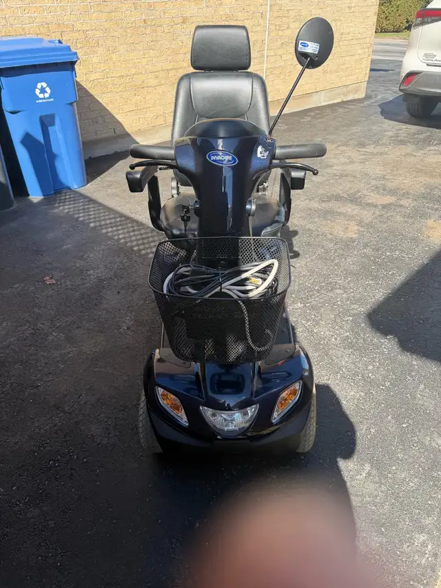 SCOOTER / QUADRIPORTEUR INVACARE PEGASUS - Photo 2