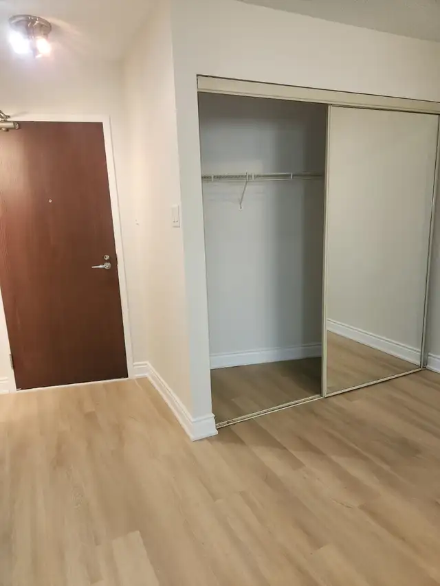 For Rent, 1bdrm Sol., downtown Toronto, Bay St - Photo 2