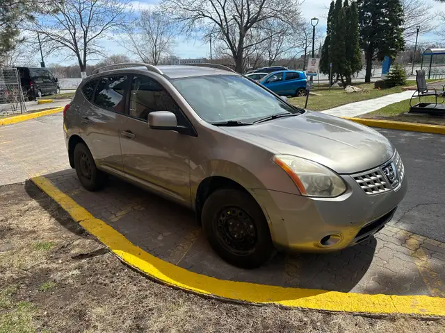 Nissan Rogue - Photo 2