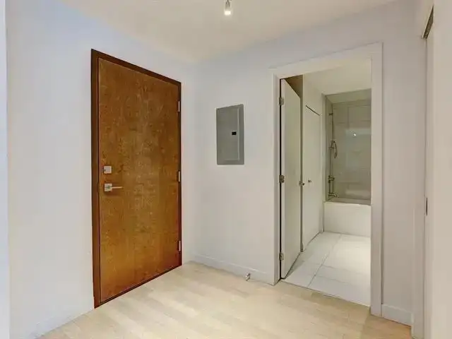 Amazing Condo near metro station Angrignon for May - Photo 5