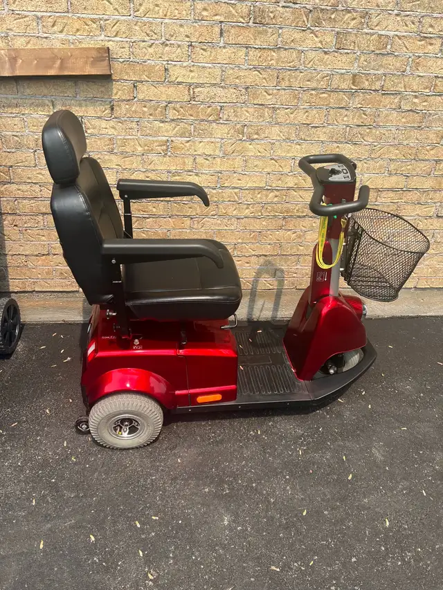 QUADRIPORTEUR / SCOOTER - Photo 2