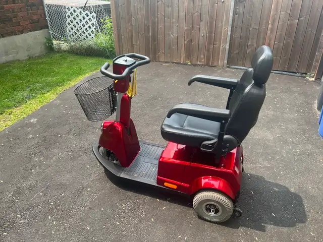 QUADRIPORTEUR / SCOOTER - Photo 3