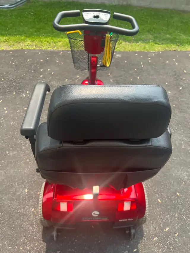 QUADRIPORTEUR / SCOOTER - Photo 4