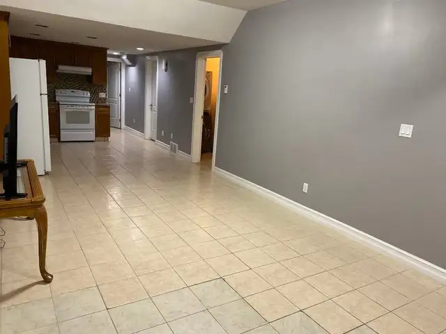 Summerside - Walkout 1 Bdrm Basement Suite - all utilities incl. - Photo 3