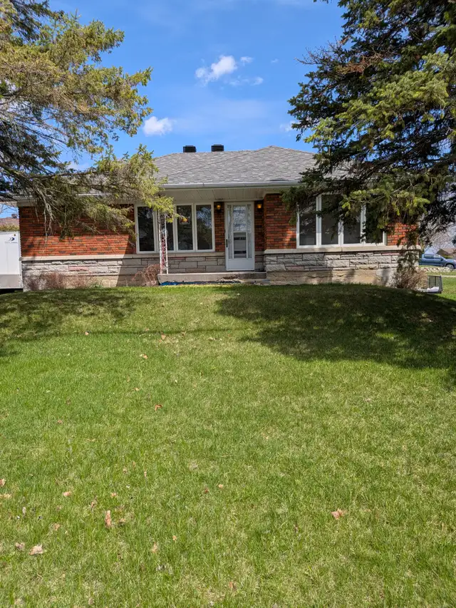 Charmante maison à louer à Ste-Martine – disponible au 1er ju