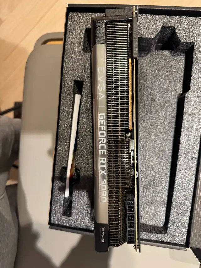EVGA RTX 3090 FTW3 Ultra - Photo 5