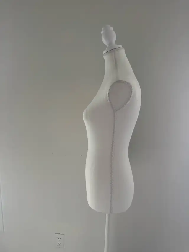 FOR RENT Mannequin for dresses - Photo 6