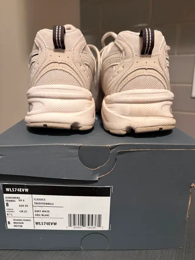 Women’s New Balance Sneakers - Photo 5