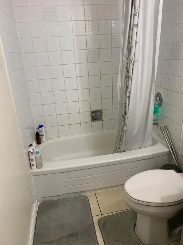 Need 1 girl for private master bedroom in a house - Photo 4