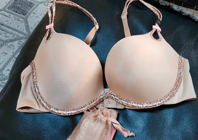 Brand NEW Victoria Secret bra! Size 36C