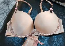 Brand NEW Victoria Secret bra! Size 36C