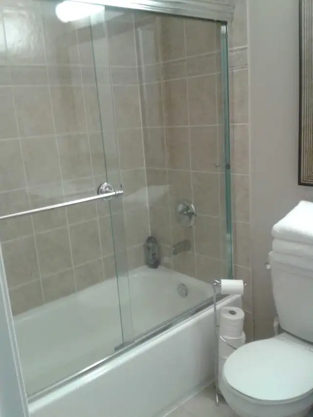 $ 850. June 1st. Furnished bedroom. Burlington - Photo 3