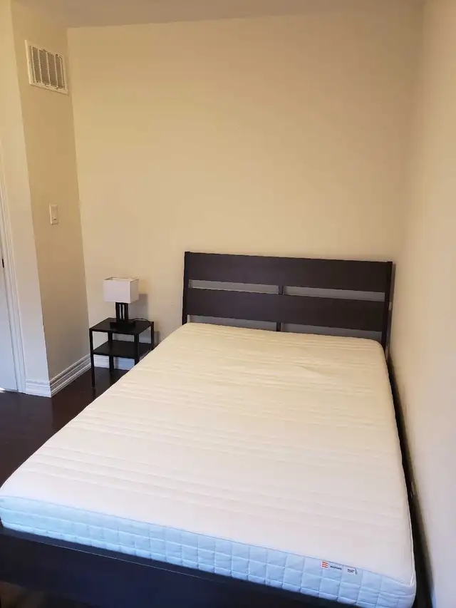 $ 850. June 1st. Furnished bedroom. Burlington - Photo 5