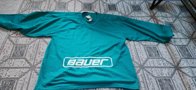 Brand NEW Medium Men Bauer Jersey for sale!