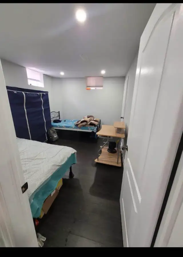 Room For Rent - Photo 3