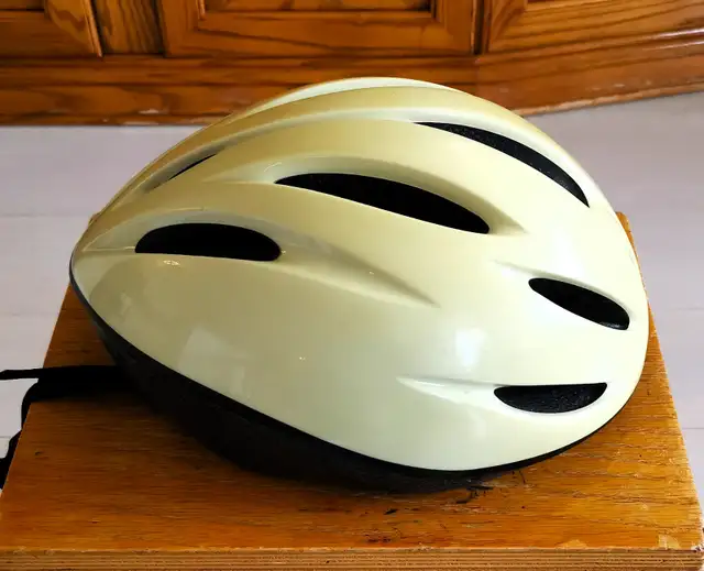 High Quality Bicycle Helmet - Photo 9