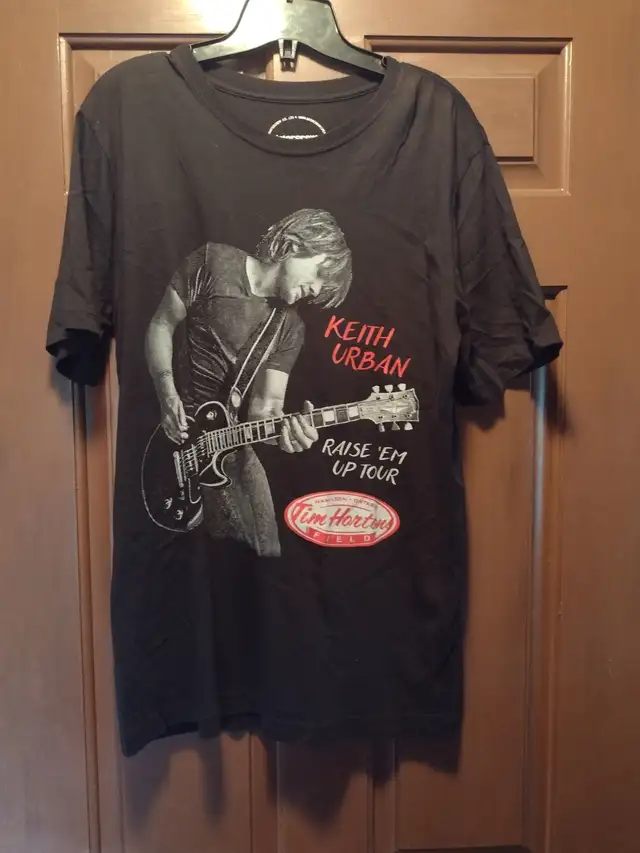 2014 Keith Urban concert tee-shirt size large