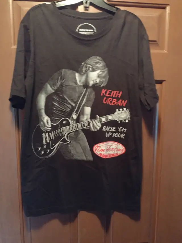 2014 Keith Urban concert tee-shirt size large - Photo 6