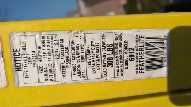 12ft Fiberglass Step Ladder - Photo 5