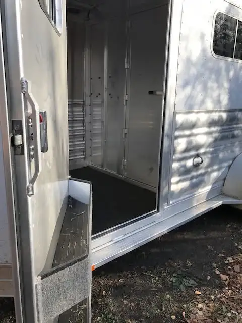 Horse Trailer - Photo 2