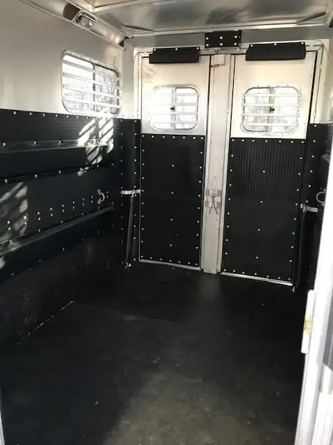 Horse Trailer - Photo 3