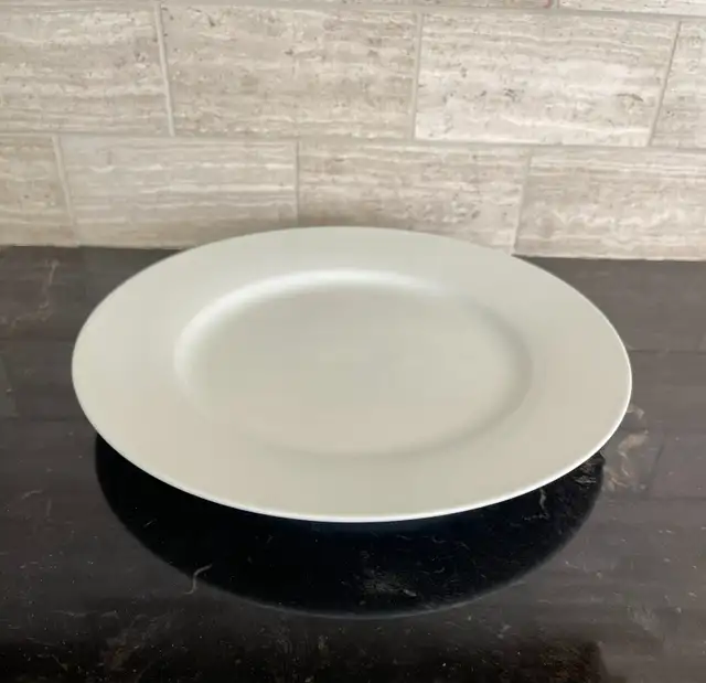 80-Piece White Porcelain Dinnerware Set – 20 Place Settings - Photo 7