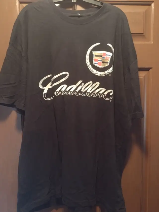 Authentic Cadillac tee-shirt size XXL