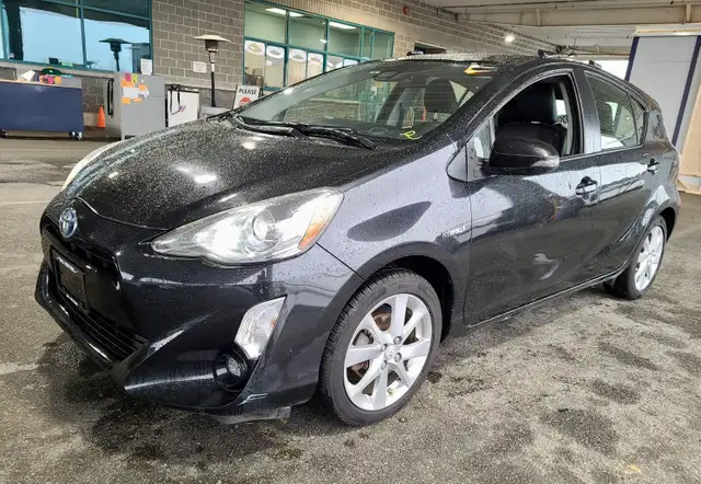 2016 Toyota Prius c "LOADED & inspected" - Photo 3