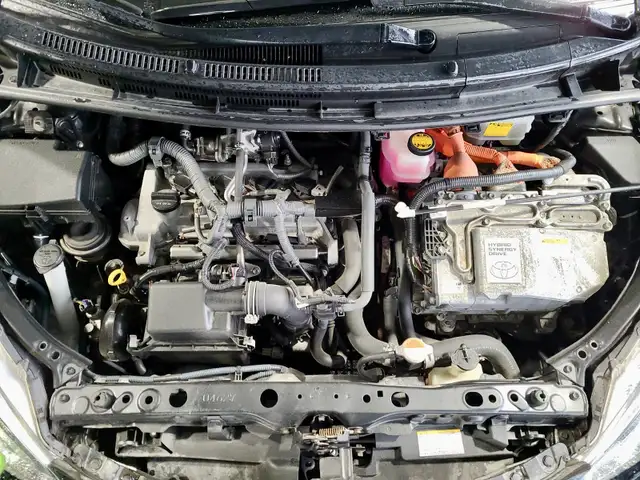 2016 Toyota Prius c "LOADED & inspected" - Photo 7