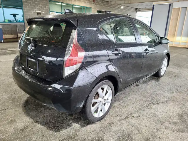 2016 Toyota Prius c "LOADED & inspected" - Photo 8