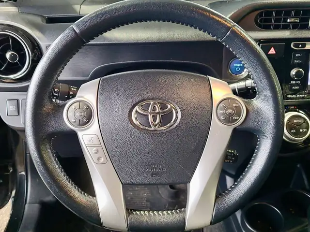 2016 Toyota Prius c "LOADED & inspected" - Photo 11